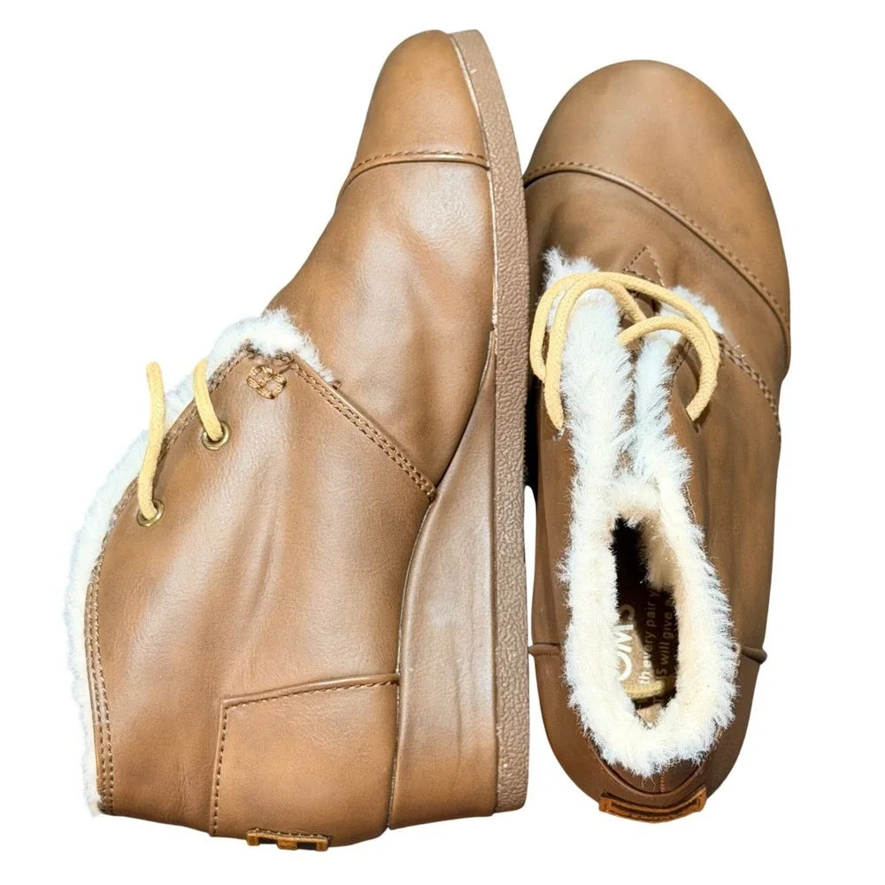 TOMS Wedge Booties Girls Size 1.5 Brown Faux Leather Shearling Desert Boots